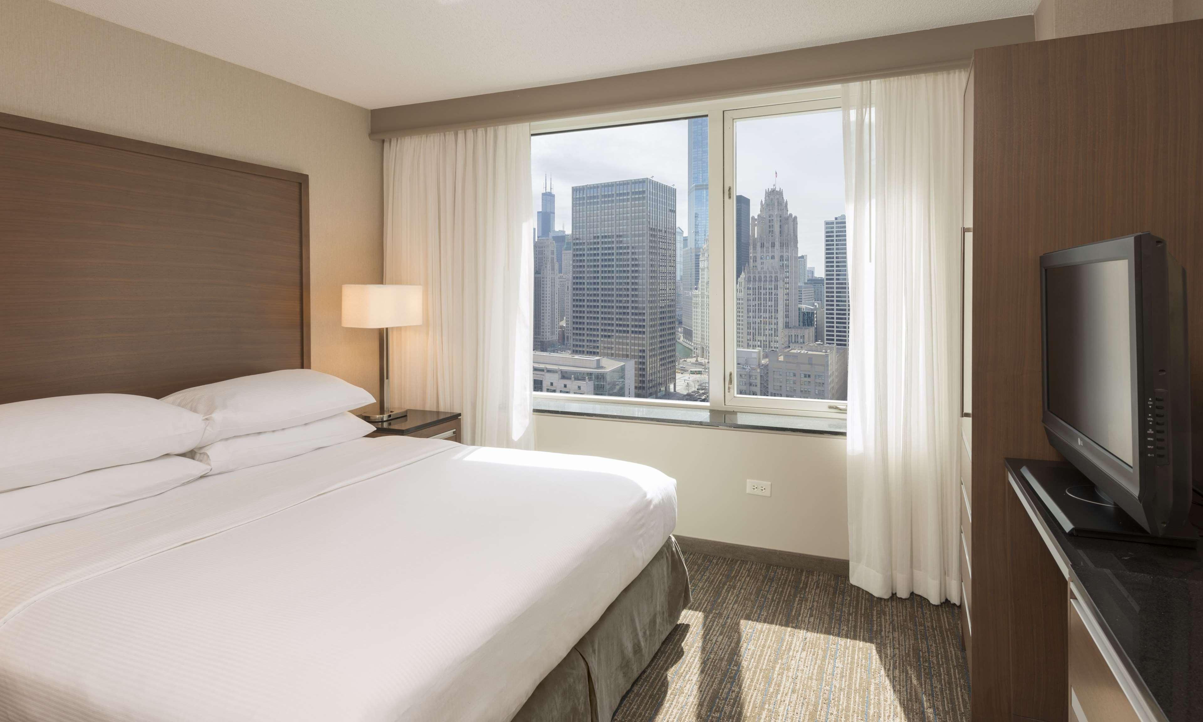 Embassy Suites By Hilton Chicago Downtown Magnificent Mile Buitenkant foto